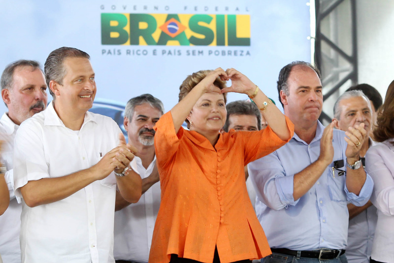 Contra o PMDB, Planalto tenta acordo com Campos Contra o PMDB, Planalto tenta acordo com Campos