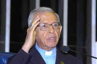 Bispo Emérito de Limoeiro do Norte (CE) Dom Manuel Edmilson da Cruz discursando na solenidade no senado (foto: J. Freitas/Agência Senado)