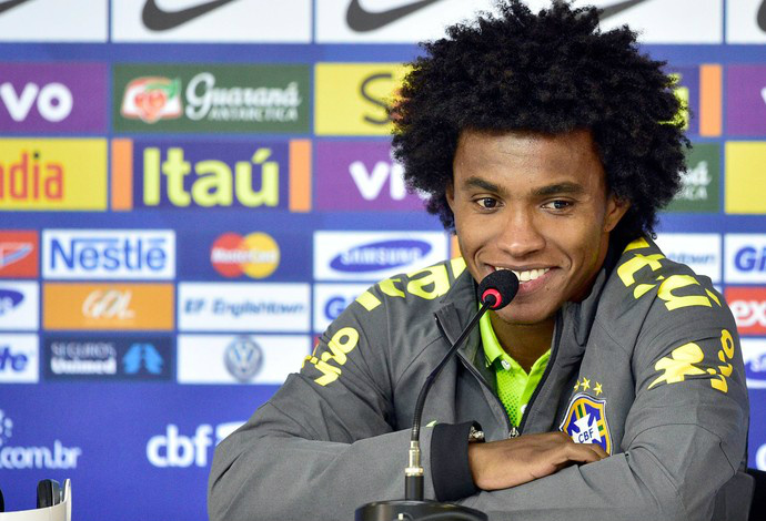 Willian treina no lugar de Oscar, liberado para nascimento da filha Willian treina no lugar de Oscar, liberado para nascimento da filha
