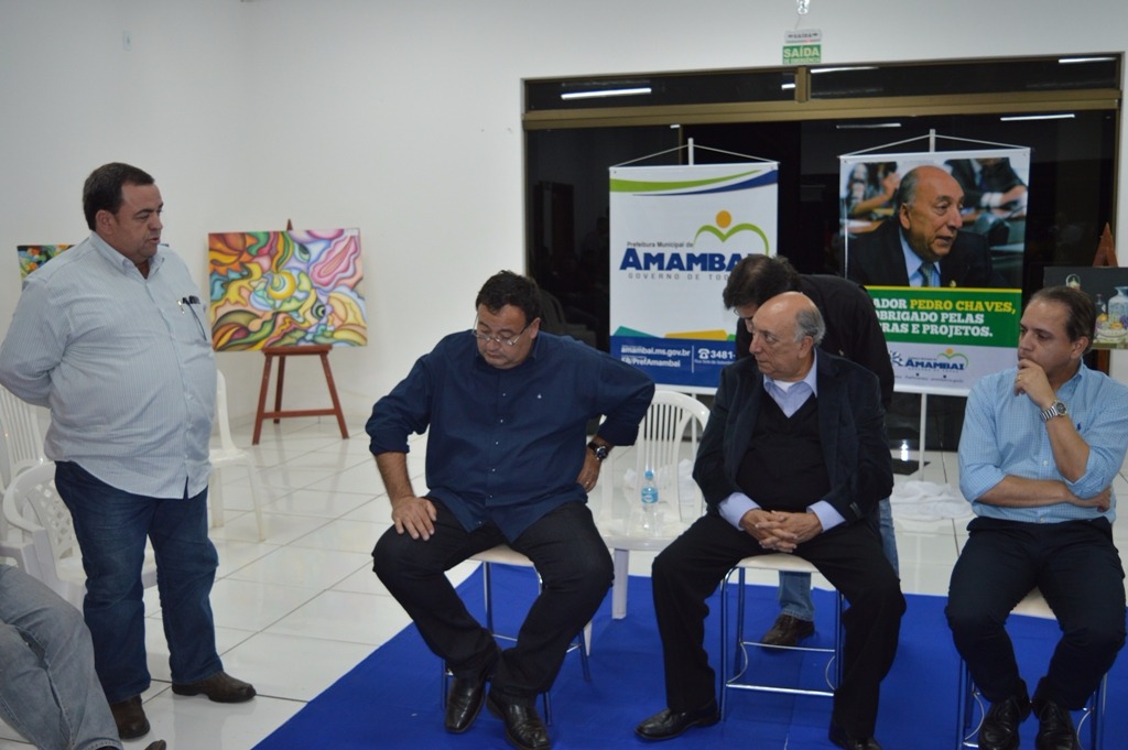 Senador Pedro Chaves visitou Amambai na sexta-feira (4) Vereador Dilmar Bervian questiona situação das comunidades indígenas / Foto: Moreira Produções