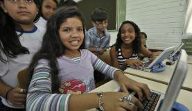 O acesso à internet está disponível nas salas de aula de 43% das escolas públicas urbanasMarcello Casal Jr/Arquivo/Agência Brasil