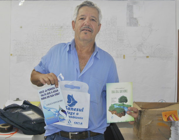 Dia Mundial da Água - Sanesul de Amambai esclarece dúvidas Supervisor da Sanesul em Amambai, Enedir Vieira Viana / Foto: Moreira Produções
