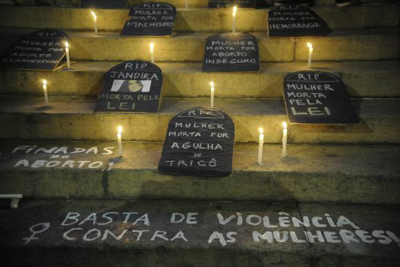 Protesto no Dia Internacional de Combate à Violência contra a Mulher e pelo fim da violência contra as mulheres (Fernando Frazão/Agência Brasil)Fernando Frazão/Agência Brasil