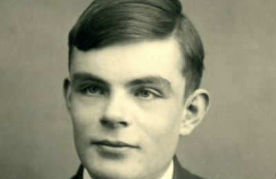 Matemático brilhante, Alan Turing foi punido com a castração química por ser homossexual