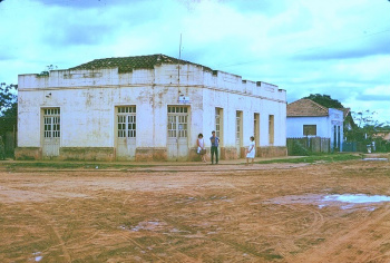 Memórias de Amambai Em 1965,a Prefeitura de Amambai funcionava neste prédio.