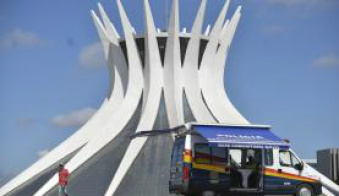 A simulação ocorre em vários pontos de Brasília, como nas proximidades da Catedral - Marcelo Camargo/Agência Brasil