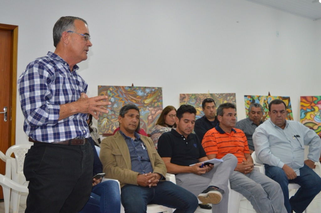 Senador Pedro Chaves visitou Amambai na sexta-feira (4) Secretário municipal de Agricultura, Anilson Prego Foto: Moreira Produções