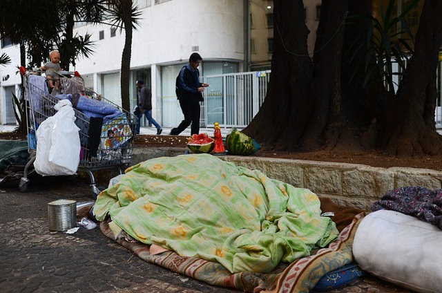 Pobreza extrema aumenta 11% no último ano; economistas culpam trabalho informal O Banco Mundial considera que renda individual e diária de US$1,90 ou menos caracteriza pobreza extrema / Rovena Rosa/Agência Brasil