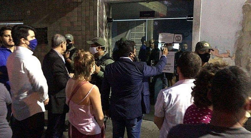 Tio suspeito de estuprar e engravidar sobrinha de 10 anos é preso em MG A gravidez quando resultado de um estupro pode ser interrompida no Brasil e este procedimento seria realizado como dezenas de outros não fosse a opção feita em transformá-lo em espetáculo horrendo - Reprodução