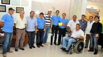 Diretores do CTG em reunião com o prefeito e vereadores da base aliadaFoto: Divulgação