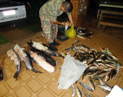 PMA autua homem preso com 173 kg de pescado