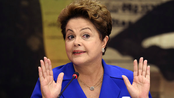 Dilma diz que jamais renunciará e que impeachment é tentativa de golpe Dilma diz que jamais renunciará e que impeachment é tentativa de golpe