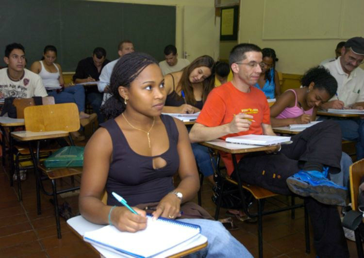Em 3 anos, 150 mil negros ingressaram em universidades por meio de cotas