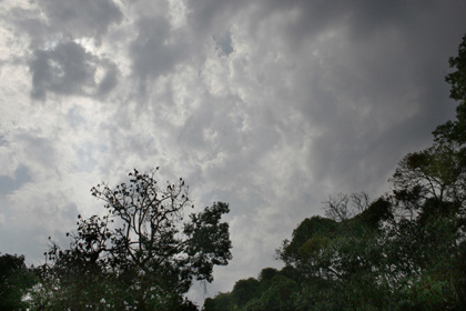 Tempo nublado e as temperaturas seguirão baixas pela manhã e noite Tempo nublado e as temperaturas seguirão baixas pela manhã e noite