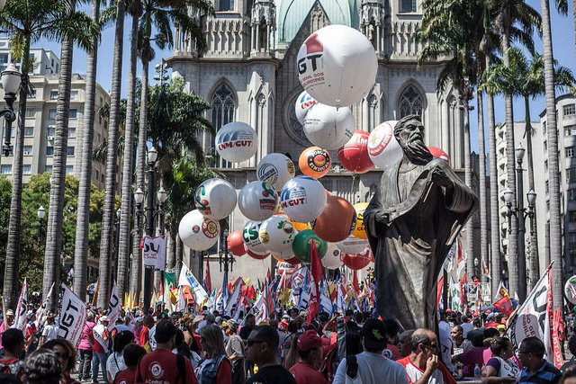 Centrais sindicais se unem em ato na Praça da Sé, centro da capital paulista / Foto: Mídia Ninja