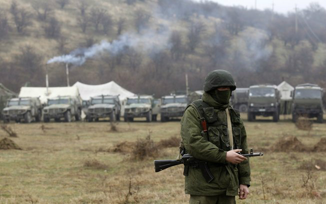 Rússia não pretende mandar tropas à Ucrânia, diz ministro