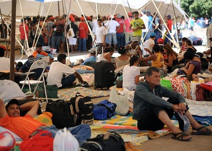 Trabalhadores rurais acampam em Brasília e tentam reunião com Dilma Trabalhadores rurais acampam em Brasília e tentam reunião com Dilma
