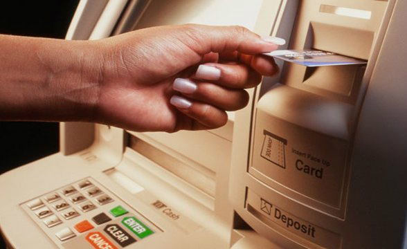 Saques superam depósitos em R$ 7,5 bilhões e poupança tem pior agosto em 20 anos