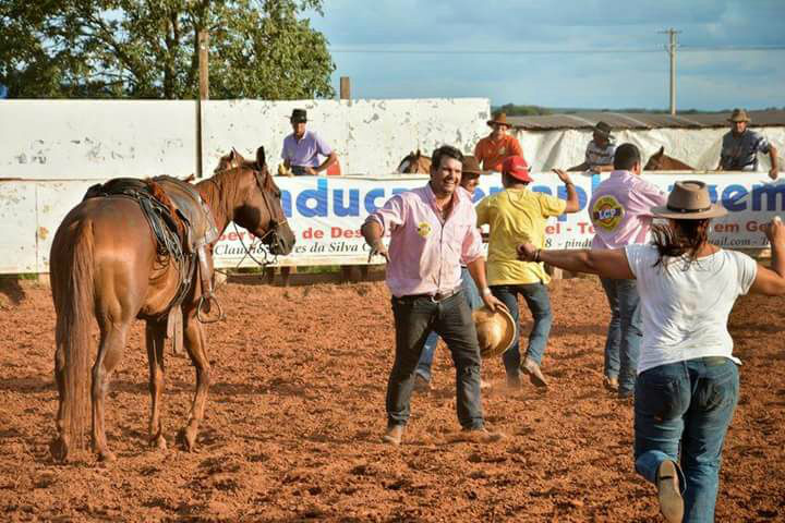 Laço Comprido é tradição na família Brescovit Brandão Diogo e Priscila / Foto: Divulgação