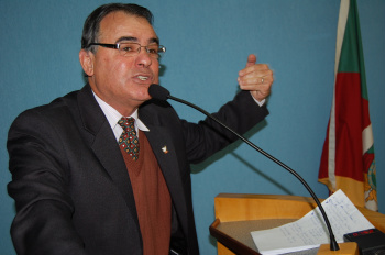 Prego quer informações sobre maquinários da Prefeitura Vereador Prego cobra funcionamento da Fábrica de TubosFoto: Moreira Produções