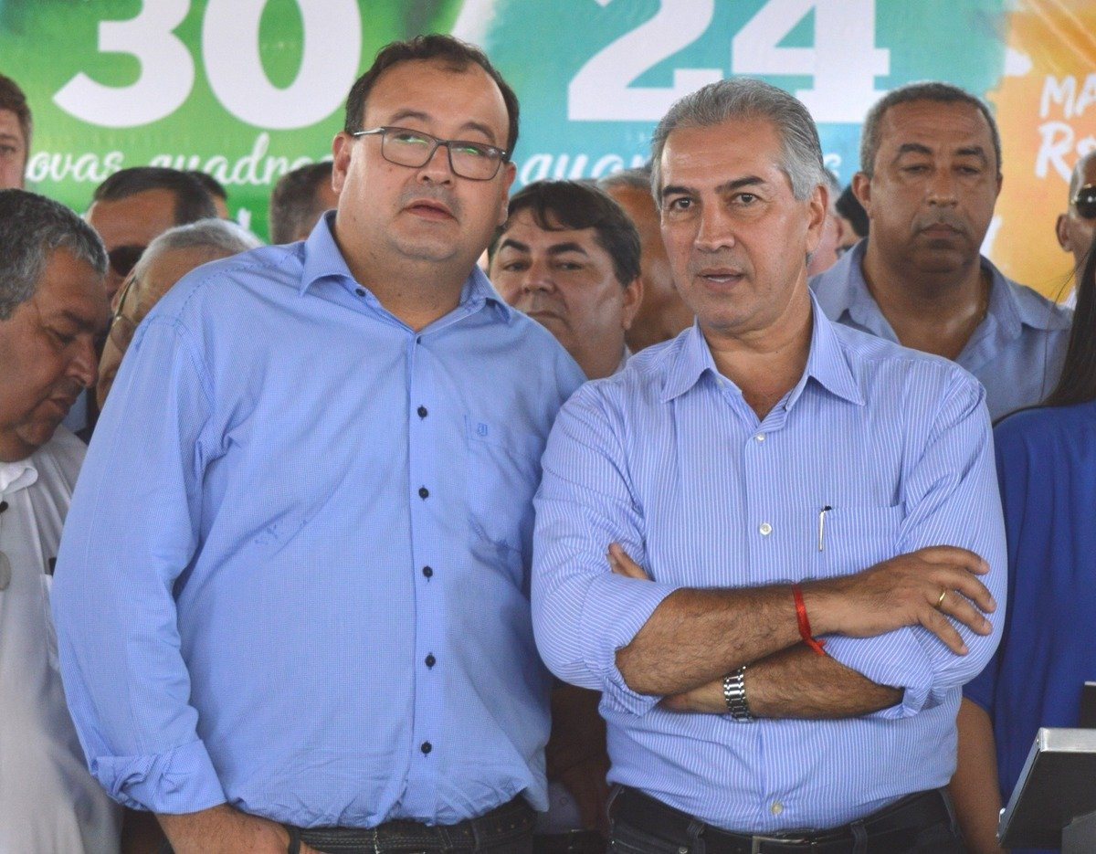 E/D: Prefeito de Amambai, Dr. Bandeira e governador Reinaldo Azambuja / Foto: Moreira Produções