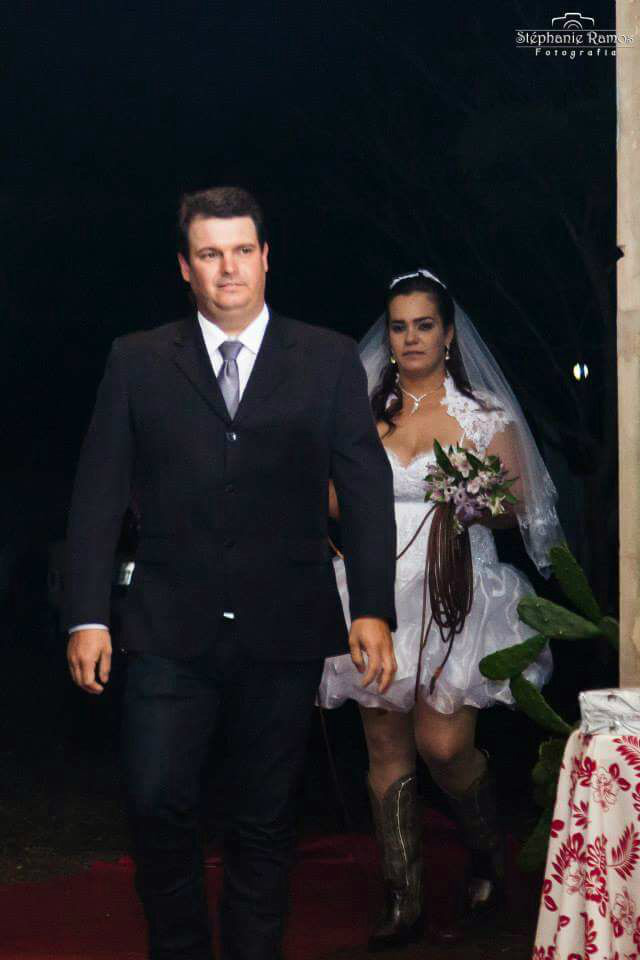 Laço Comprido é tradição na família Brescovit Brandão Laço comprido foi o tema do casamento de Priscila e Diogo / Foto: Divulgação