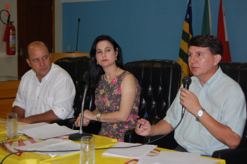 Cristino solicita novo veículo para o Conselho Tutelar de Amambai Vereador Cristino solicita à deputada Mara Caseiro emenda para aquisição de veículo para o Conselho TutelarFoto: Moreira Produções