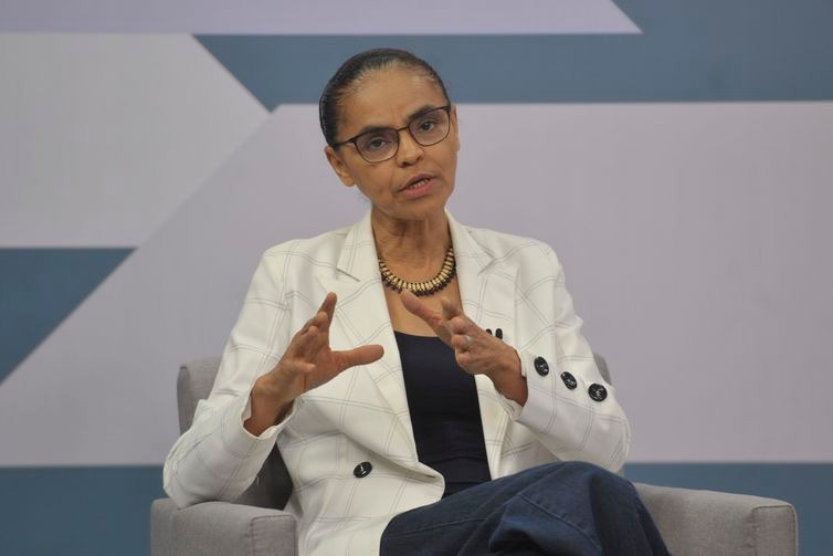 Marina defende tratamento especial para mulher na aposentadoria A candidata da Rede, Marina Silva, é a segunda a participar da série de entrevistas da Empresa Brasil de Comunicação (EBC) com os candidatos à Presidência da República. - Marcello Casal Jr/Agência Brasil