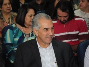 Governador Reinaldo Azambuja aparece em primeiro na pesquisa (Foto: Paulo Francis/Arquivo)