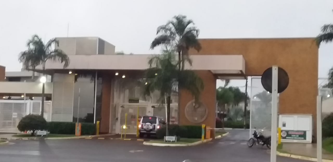 Polícia apreendeu dinheiro, joias e veículos em mansão Apreensões foram realizadas em residência de morador de condomínio em Dourados - Foto: Cido Costa