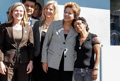 Dilma: "Temos diálogo com os movimentos sociais" Dilma: "Temos diálogo com os movimentos sociais"