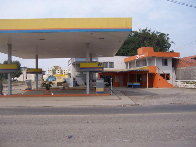 Projeto regulamenta construção e reforma de postos de gasolina Projeto regulamenta construção e reforma de postos de gasolina