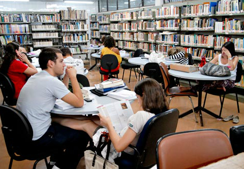 A divulgação dos resultados de um exame que compara o aprendizado de alunos em diversos países voltou a chamar a atenção para os desafios do Brasil na educação