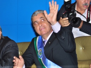 André “madruga” e é empossado antes da hora na Assembléia Puccinelli já foi empossado na Assembleia Legislativa. (Foto: João Garrigó)