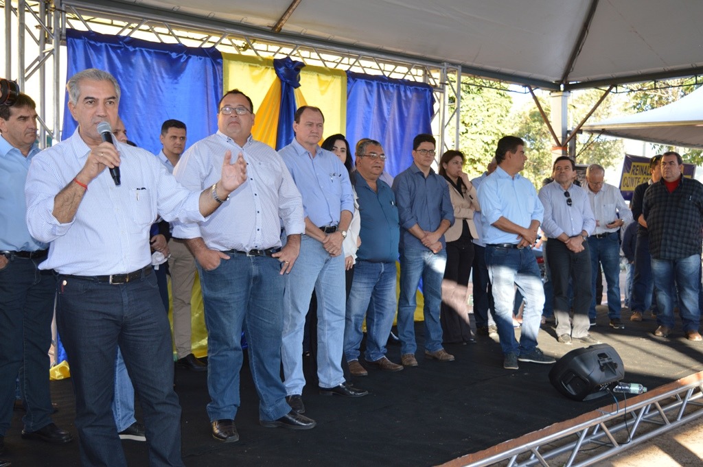 Governador Reinaldo Azambuja participa de inauguração de comitê em Amambai / Foto: Moreira Produções 
