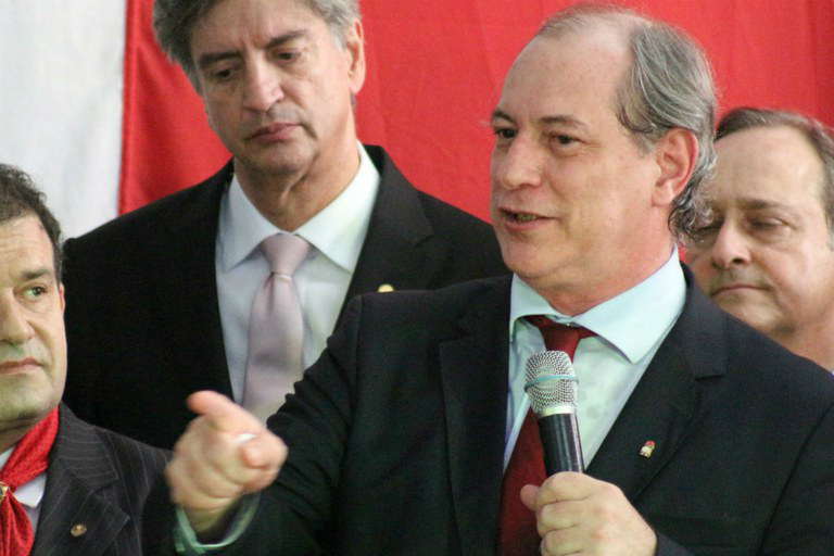 "Temer é o homem do Cunha, e não o inverso" O ex-ministro organiza uma nova rede da legalidade e critica o vice-presidente