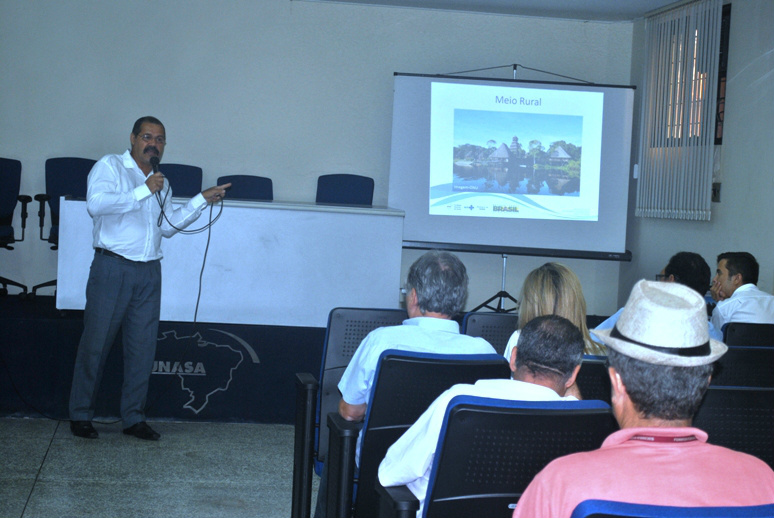  O servidor Aldírio Sérgio Rodrigues explanou sobre o tema do Dia Mundial da Água deste ano, “Água e emprego” / Foto: Assessoria