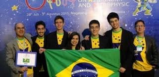 Brasileiros são destaque em Olimpíada Internacional de Astronomia Brasileiros são destaque em Olimpíada Internacional de Astronomia