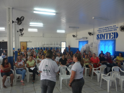 Professores participando de assembleia na quinta-feira (23)Foto: Assessoria