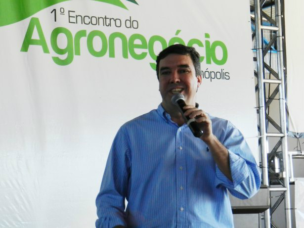 Agronegócio responde por 37% dos empregos no Brasil, afirma Riedel Agronegócio responde por 37% dos empregos no Brasil, afirma Riedel