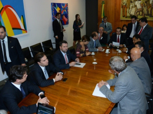 Grupo da reforma política é instalado e vai receber sugestões pela internet