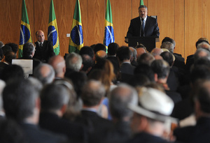 Palocci assume Casa Civil e promete relação positiva com a imprensa Palocci assume Casa Civil e promete relação positiva com a imprensa