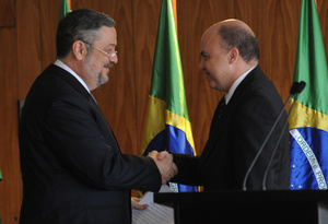 Palocci promete apoiar ministros e atuar com “toda ética que o trabalho requer” Palocci promete apoiar ministros e atuar com “toda ética que o trabalho requer”