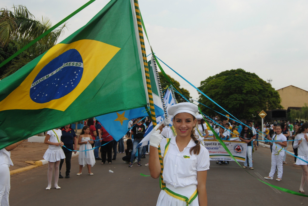 Independência do Brasil: desfile cívico-militar em Amambai Independência do Brasil: desfile cívico-militar em Amambai