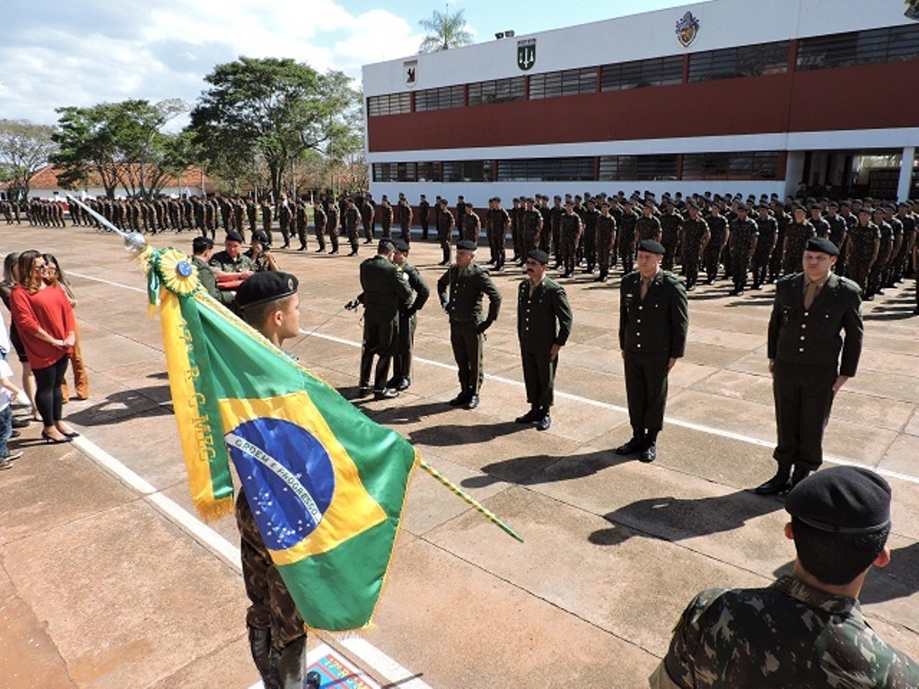 Cerca de 700 militares servem no 17º RC Mec / Fotos: Soldados  Jackson e Julian