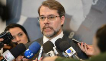 Não há como ter certeza de quando resultado final será conhecido, diz Toffoli O presidente do TSE, ministro Dias Toffoli, participa da verificação dos sistema de totalização de votos do segundo turno da Eleições de 2014José Cruz/Agência Brasil