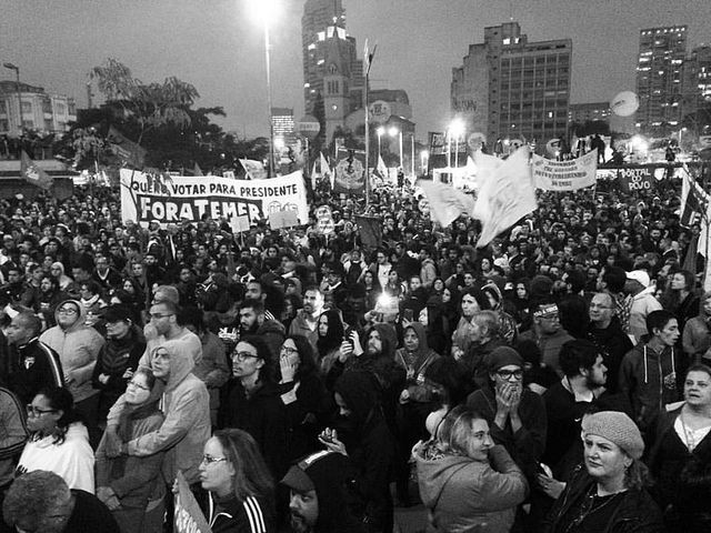 “Operação mídia” contra a greve No Largo da Batata, 70 mil estiveram presentes; no total 35 milhões pararam o trabalho / Foto: Nadine Nascimento