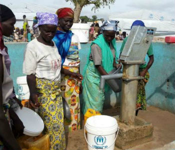 Refugiados nigerianos nos Camarões. Foto: Acnur/D.Mbaiorem
