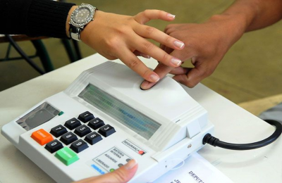 Eleitores de todo o país usarão novamente o sistema biométrico de identificação amanhã (26) para votar no segundo turno Foto: Divulgação