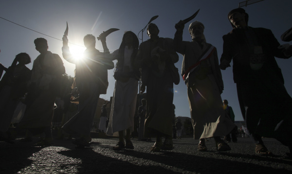 Enviado especial da ONU e mais de 300 pessoas abandonam o Iêmen